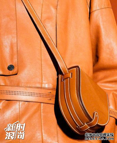 �����˳�ɫ����